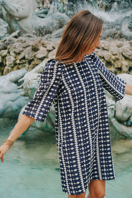 robe bleue marine brodée 