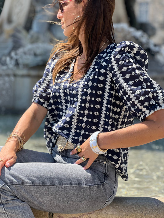 top brodée bleu marine 
