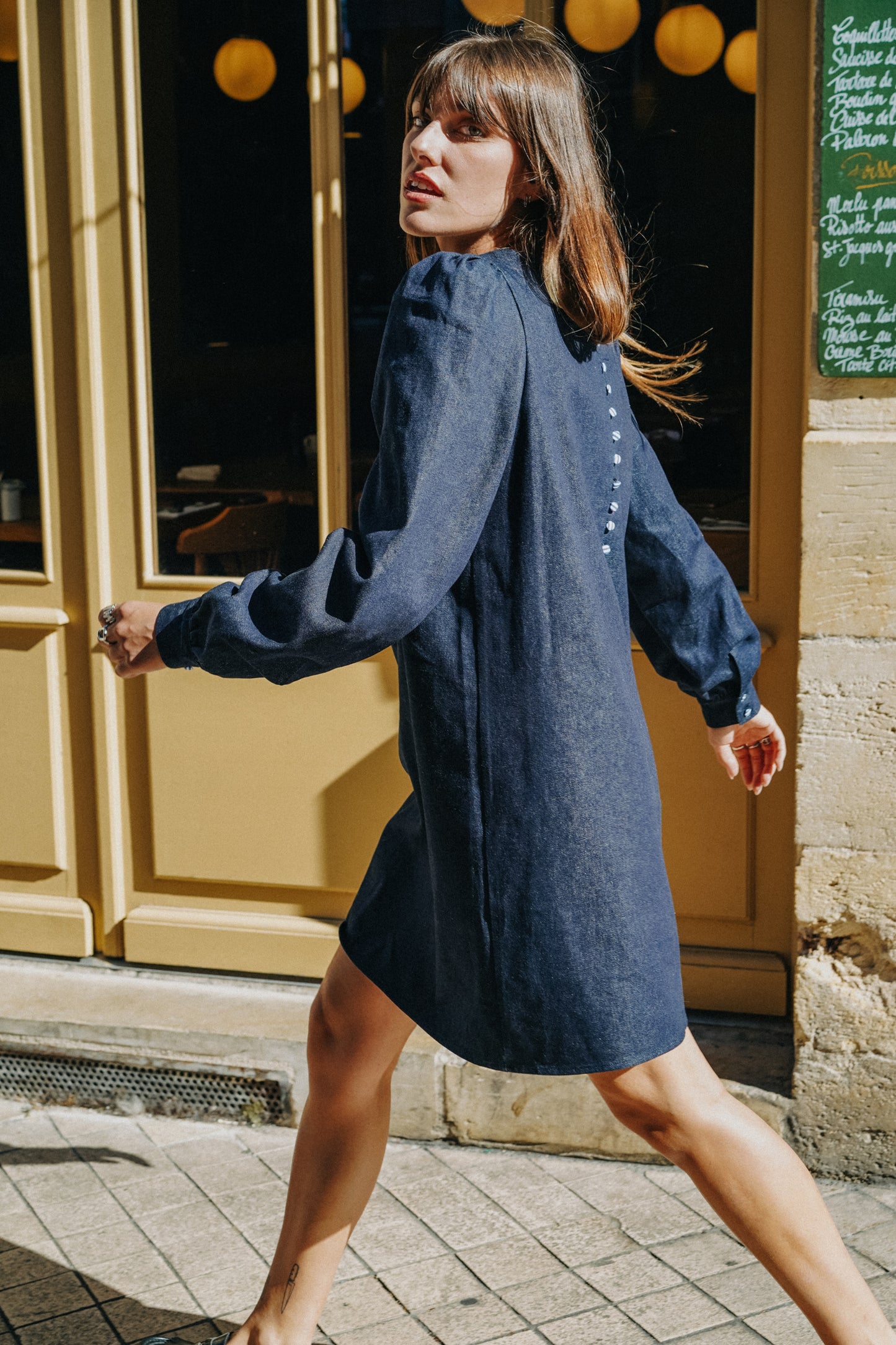 Robe ELISA jean bleu épaules et manches bouffantes