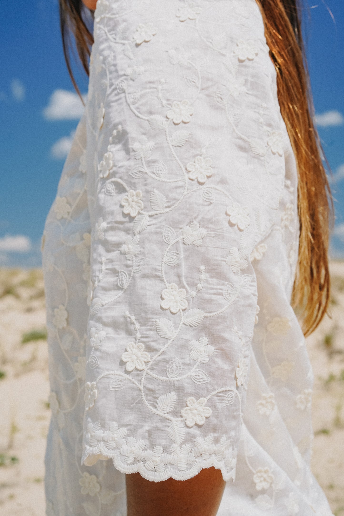 robe brodée blanche 