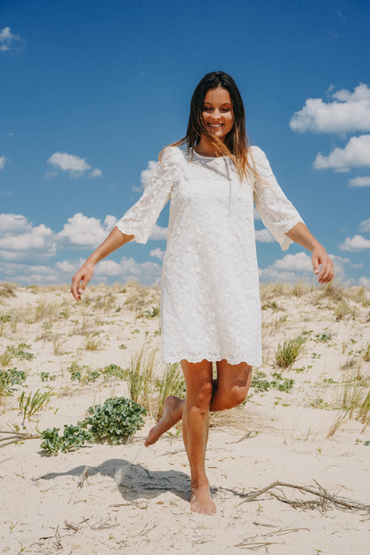 robe brodée 
