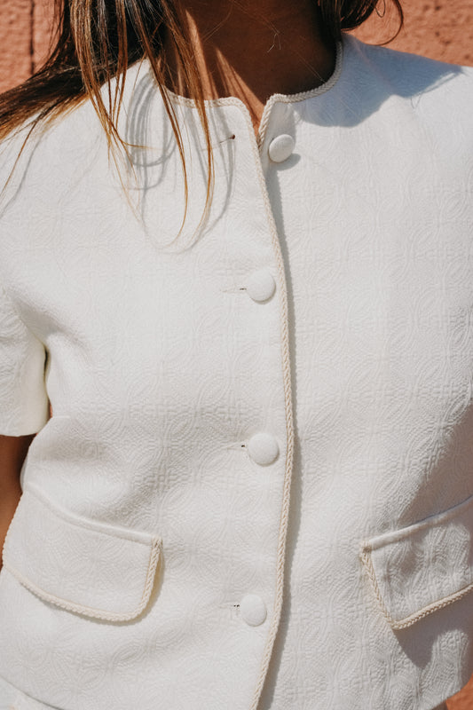 details veste écrue